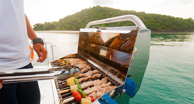 barbecue-on-yacht-goa