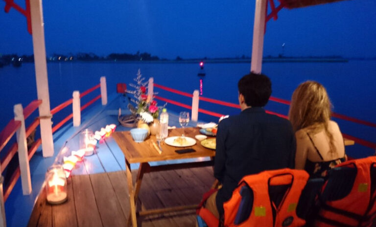 yacht dinner in goa