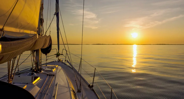 Charter a yacht in Goa for best sailing experience