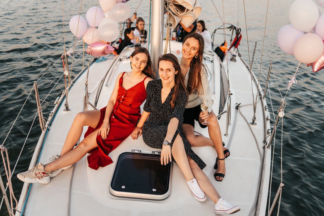 All About Renting a Yacht for a Birthday Party in Goa